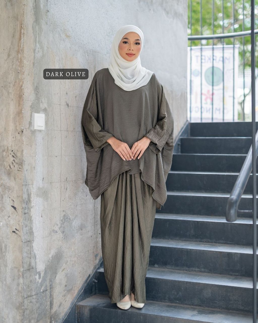 haura-wear-indah-skirt-set-sulam-embroidery-pario-klasik-tradisional-mini kebaya-fabrik eyelet-raya-muslimah-long-sleeve-baju-skirt-kain-perempuan-baju-sepasang (7)