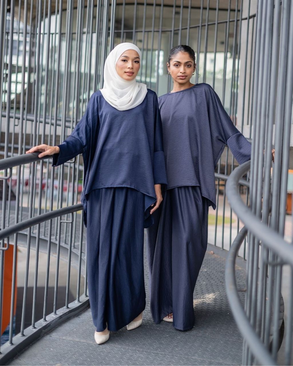 haura-wear-indah-skirt-set-sulam-embroidery-pario-klasik-tradisional-mini kebaya-fabrik eyelet-raya-muslimah-long-sleeve-baju-skirt-kain-perempuan-baju-sepasang (15)