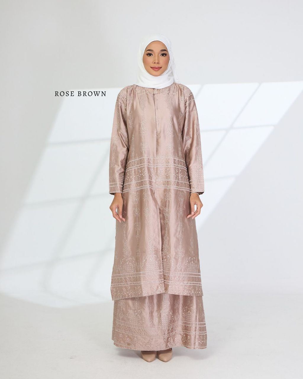 haura-wear-malikha-skirt-set-sulam-embroidery-pario-klasik-tradisional-mini kebaya-fabrik eyelet-raya-muslimah-long-sleeve-baju-skirt-kain-perempuan-baju-sepasang (7)