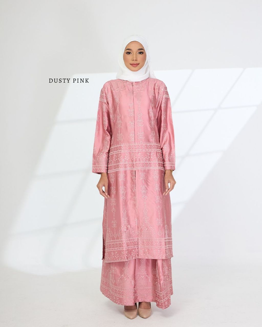 haura-wear-malikha-skirt-set-sulam-embroidery-pario-klasik-tradisional-mini kebaya-fabrik eyelet-raya-muslimah-long-sleeve-baju-skirt-kain-perempuan-baju-sepasang (10)