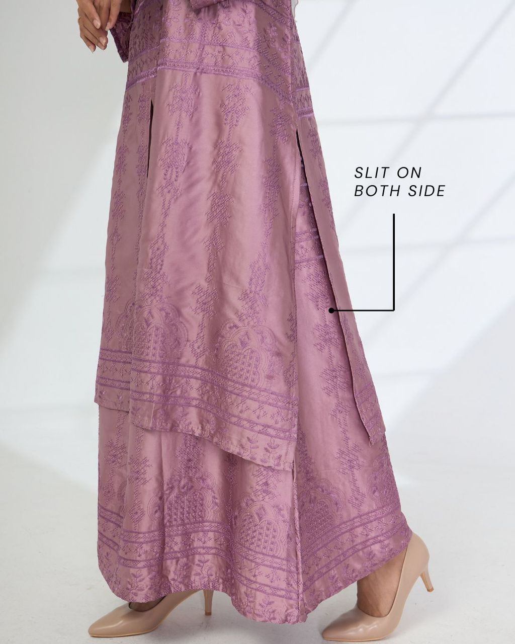 haura-wear-malikha-skirt-set-sulam-embroidery-pario-klasik-tradisional-mini kebaya-fabrik eyelet-raya-muslimah-long-sleeve-baju-skirt-kain-perempuan-baju-sepasang (14)