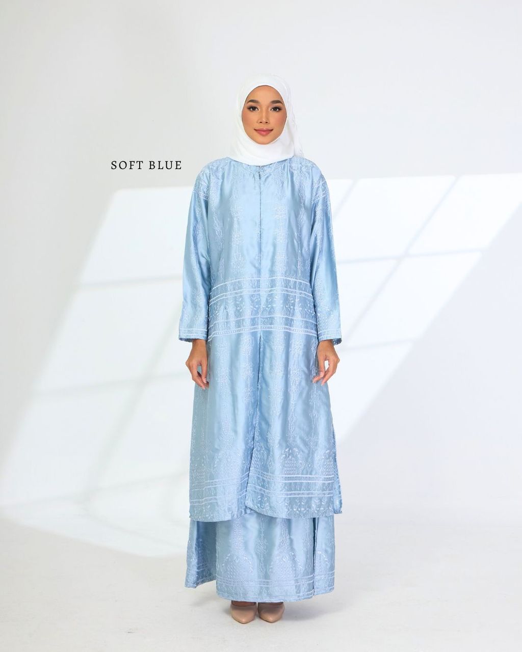 haura-wear-malikha-skirt-set-sulam-embroidery-pario-klasik-tradisional-mini kebaya-fabrik eyelet-raya-muslimah-long-sleeve-baju-skirt-kain-perempuan-baju-sepasang (6)