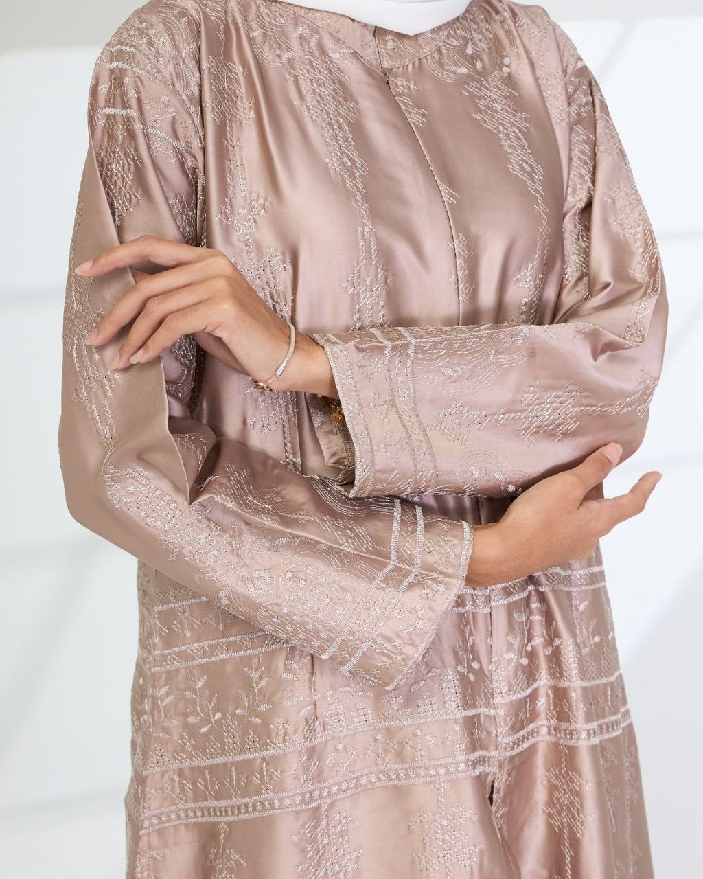 haura-wear-malikha-skirt-set-sulam-embroidery-pario-klasik-tradisional-mini kebaya-fabrik eyelet-raya-muslimah-long-sleeve-baju-skirt-kain-perempuan-baju-sepasang (24)