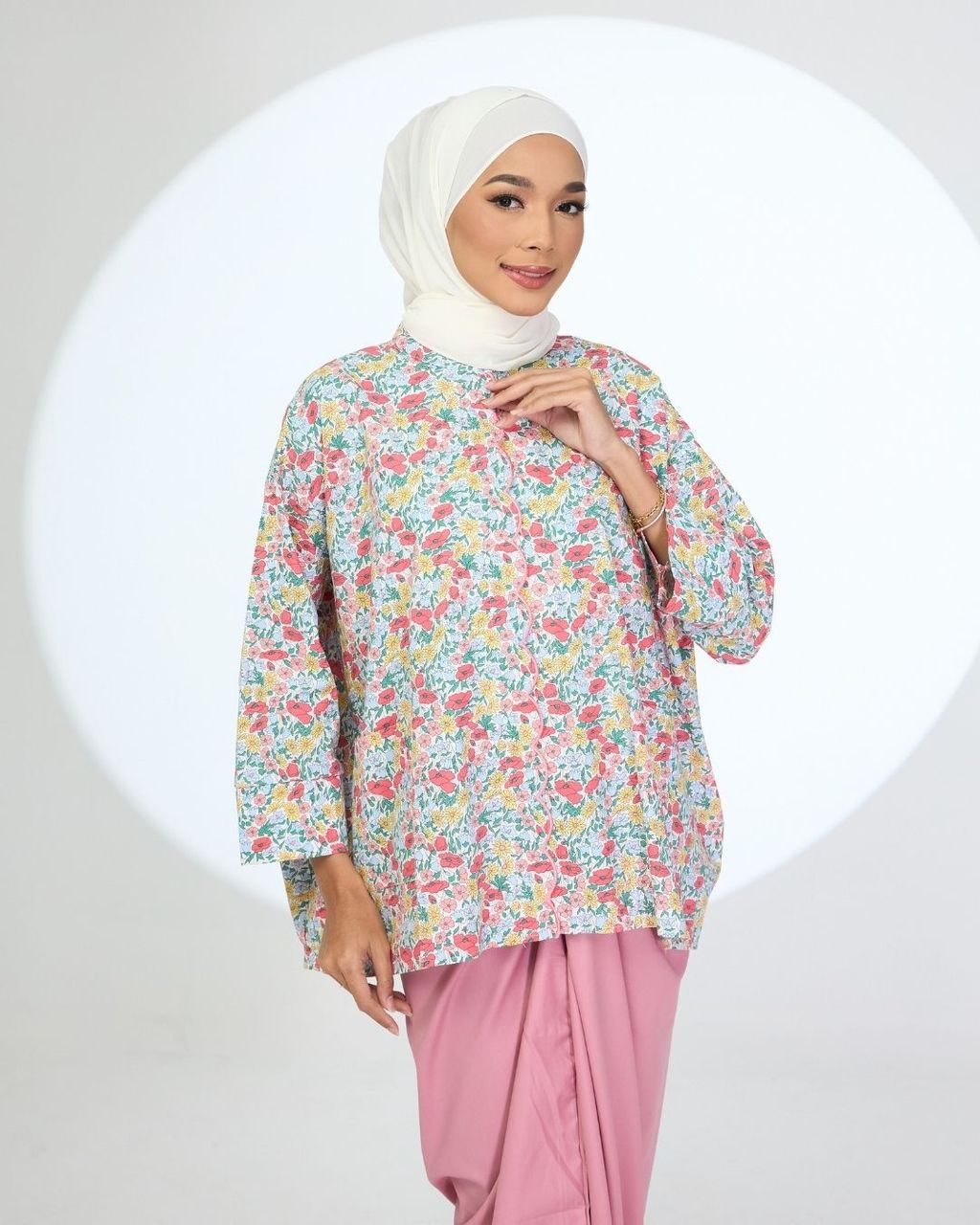 haura-wear-salma-skirt-set-sulam-embroidery-pario-klasik-tradisional-mini kebaya-fabrik eyelet-raya-muslimah-long-sleeve-baju-skirt-kain-perempuan-baju-sepasang (6)