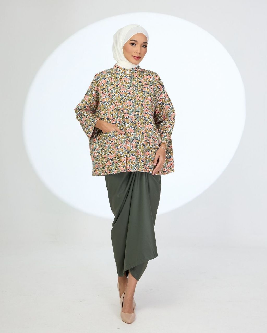 haura-wear-salma-skirt-set-sulam-embroidery-pario-klasik-tradisional-mini kebaya-fabrik eyelet-raya-muslimah-long-sleeve-baju-skirt-kain-perempuan-baju-sepasang (11)