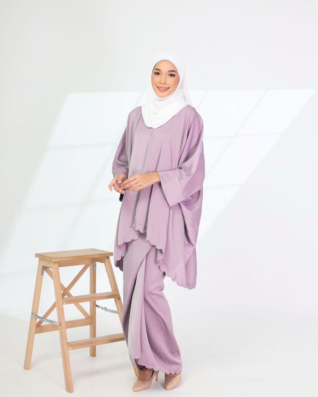 haura-wear-hawwa-skirt-set-sulam-embroidery-pario-klasik-tradisional-mini kebaya-fabrik eyelet-raya-muslimah-long-sleeve-baju-skirt-kain-perempuan-baju-sepasang (6)