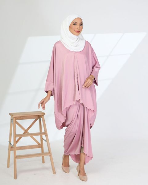 haura-wear-hawwa-skirt-set-sulam-embroidery-pario-klasik-tradisional-mini kebaya-fabrik eyelet-raya-muslimah-long-sleeve-baju-skirt-kain-perempuan-baju-sepasang (2)