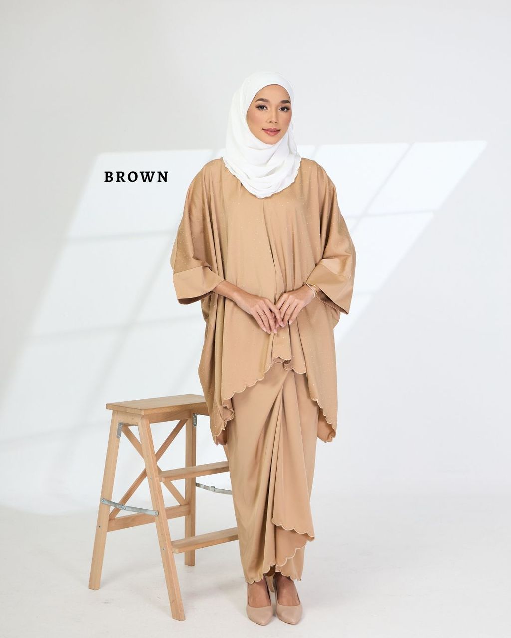 haura-wear-hawwa-skirt-set-sulam-embroidery-pario-klasik-tradisional-mini kebaya-fabrik eyelet-raya-muslimah-long-sleeve-baju-skirt-kain-perempuan-baju-sepasang (12)