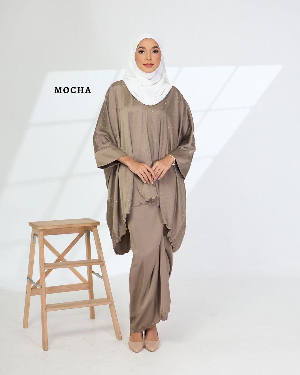 haura-wear-hawwa-skirt-set-sulam-embroidery-pario-klasik-tradisional-mini kebaya-fabrik eyelet-raya-muslimah-long-sleeve-baju-skirt-kain-perempuan-baju-sepasang (15)