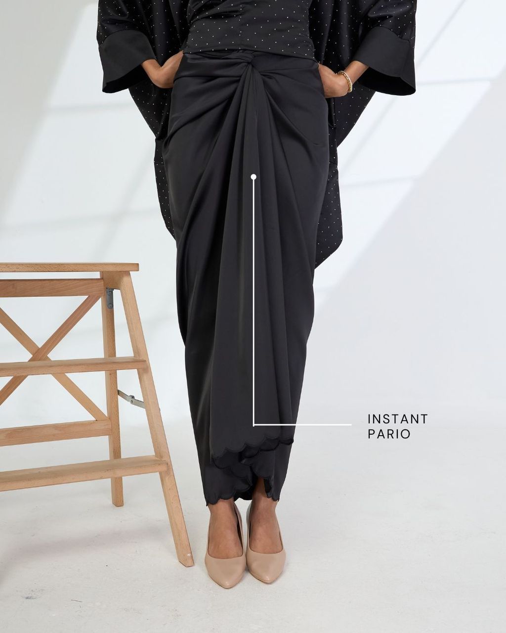 haura-wear-hawwa-skirt-set-sulam-embroidery-pario-klasik-tradisional-mini kebaya-fabrik eyelet-raya-muslimah-long-sleeve-baju-skirt-kain-perempuan-baju-sepasang (27)