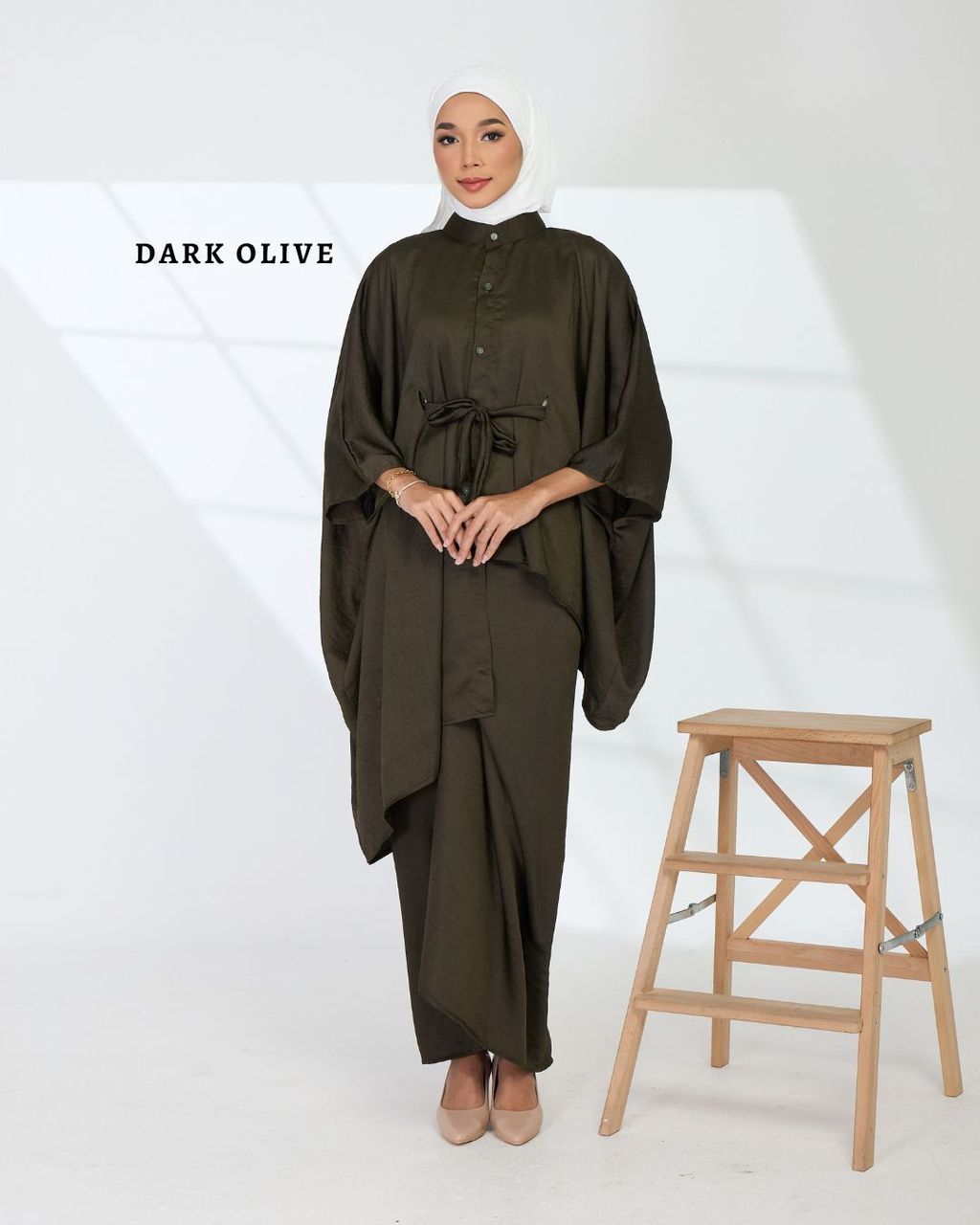 haura-wear-vivy-skirt-set-sulam-embroidery-pario-klasik-tradisional-mini kebaya-fabrik eyelet-raya-muslimah-long-sleeve-baju-skirt-kain-perempuan-baju-sepasang (8)