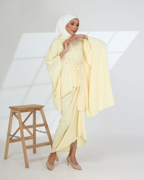 haura-wear-vivy-skirt-set-sulam-embroidery-pario-klasik-tradisional-mini kebaya-fabrik eyelet-raya-muslimah-long-sleeve-baju-skirt-kain-perempuan-baju-sepasang (27)