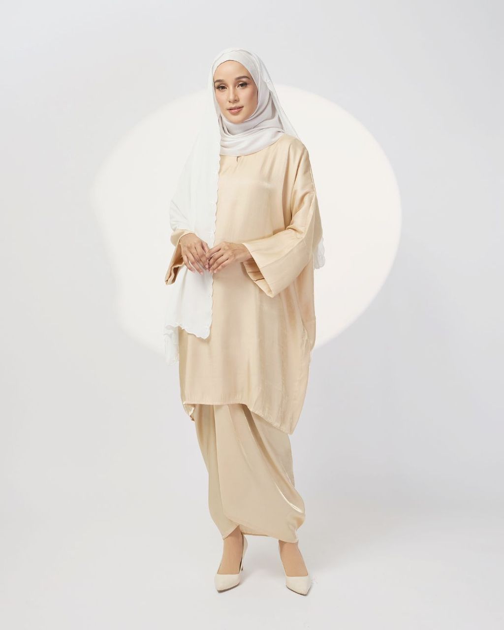 haura-wear-hawwa-skirt-set-sulam-embroidery-pario-klasik-tradisional-mini kebaya-fabrik eyelet-raya-muslimah-long-sleeve-baju-skirt-kain-perempuan-baju-sepasang (28)