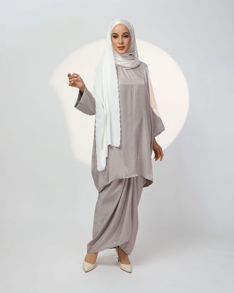 haura-wear-hawwa-skirt-set-sulam-embroidery-pario-klasik-tradisional-mini kebaya-fabrik eyelet-raya-muslimah-long-sleeve-baju-skirt-kain-perempuan-baju-sepasang (4)