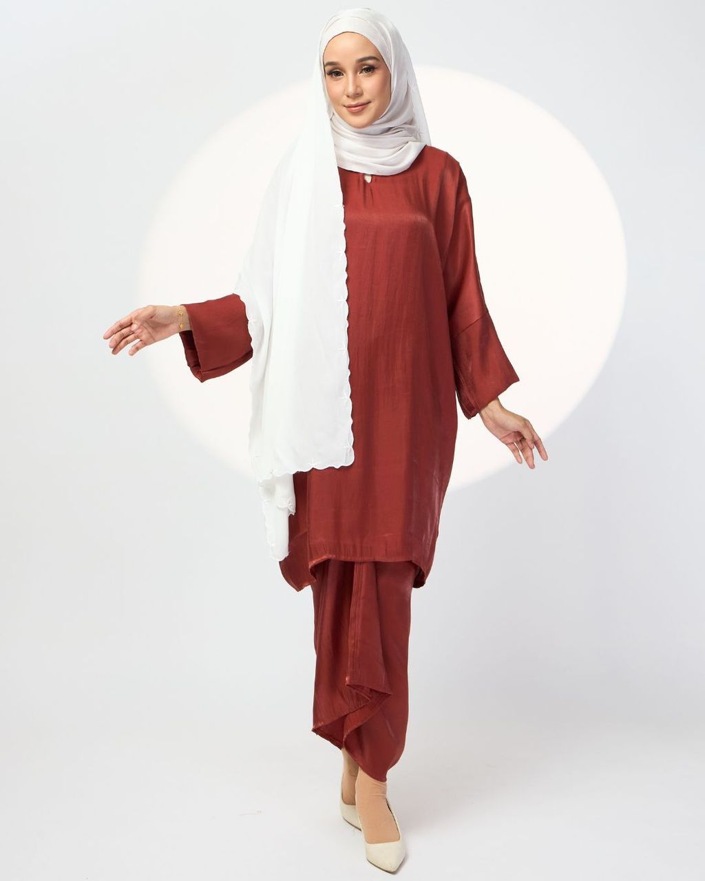 haura-wear-hawwa-skirt-set-sulam-embroidery-pario-klasik-tradisional-mini kebaya-fabrik eyelet-raya-muslimah-long-sleeve-baju-skirt-kain-perempuan-baju-sepasang (17)