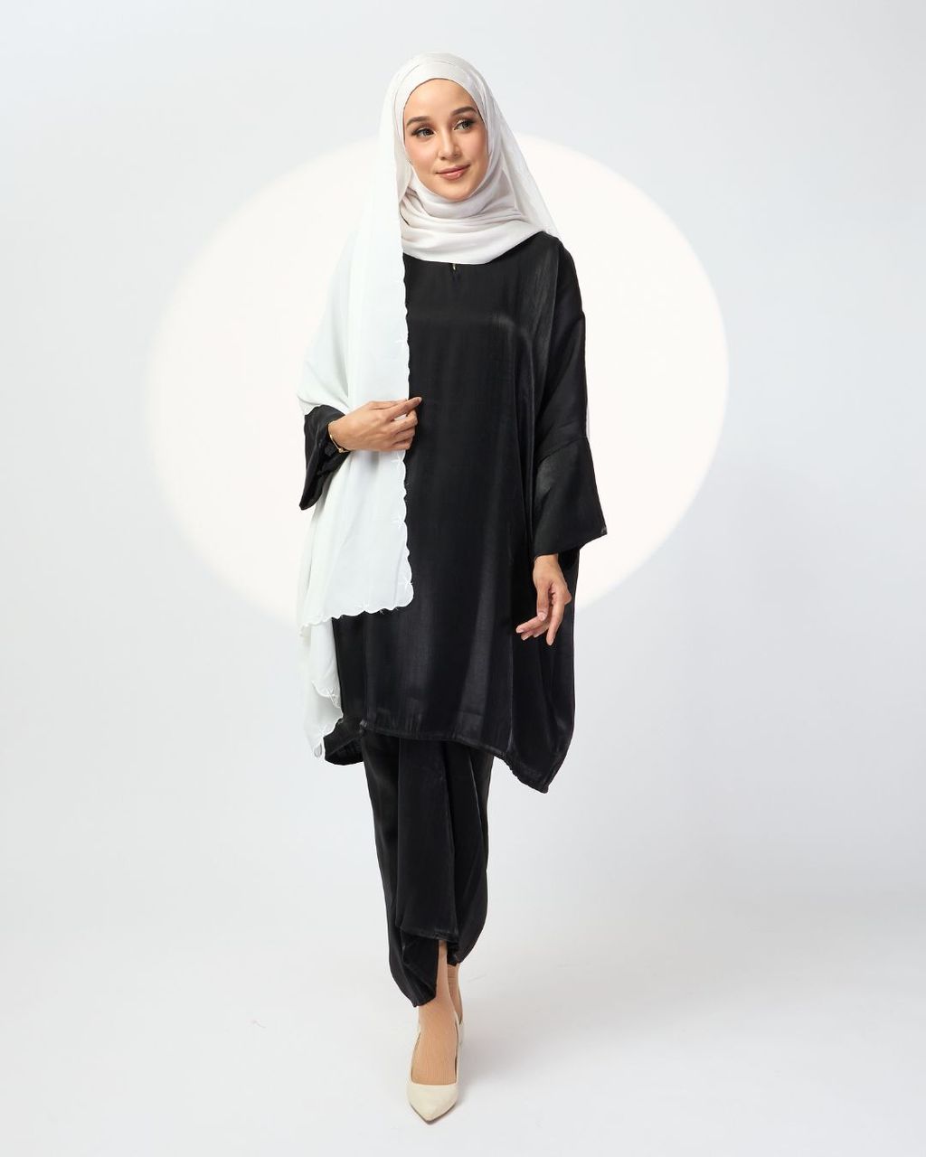 haura-wear-hawwa-skirt-set-sulam-embroidery-pario-klasik-tradisional-mini kebaya-fabrik eyelet-raya-muslimah-long-sleeve-baju-skirt-kain-perempuan-baju-sepasang (13)