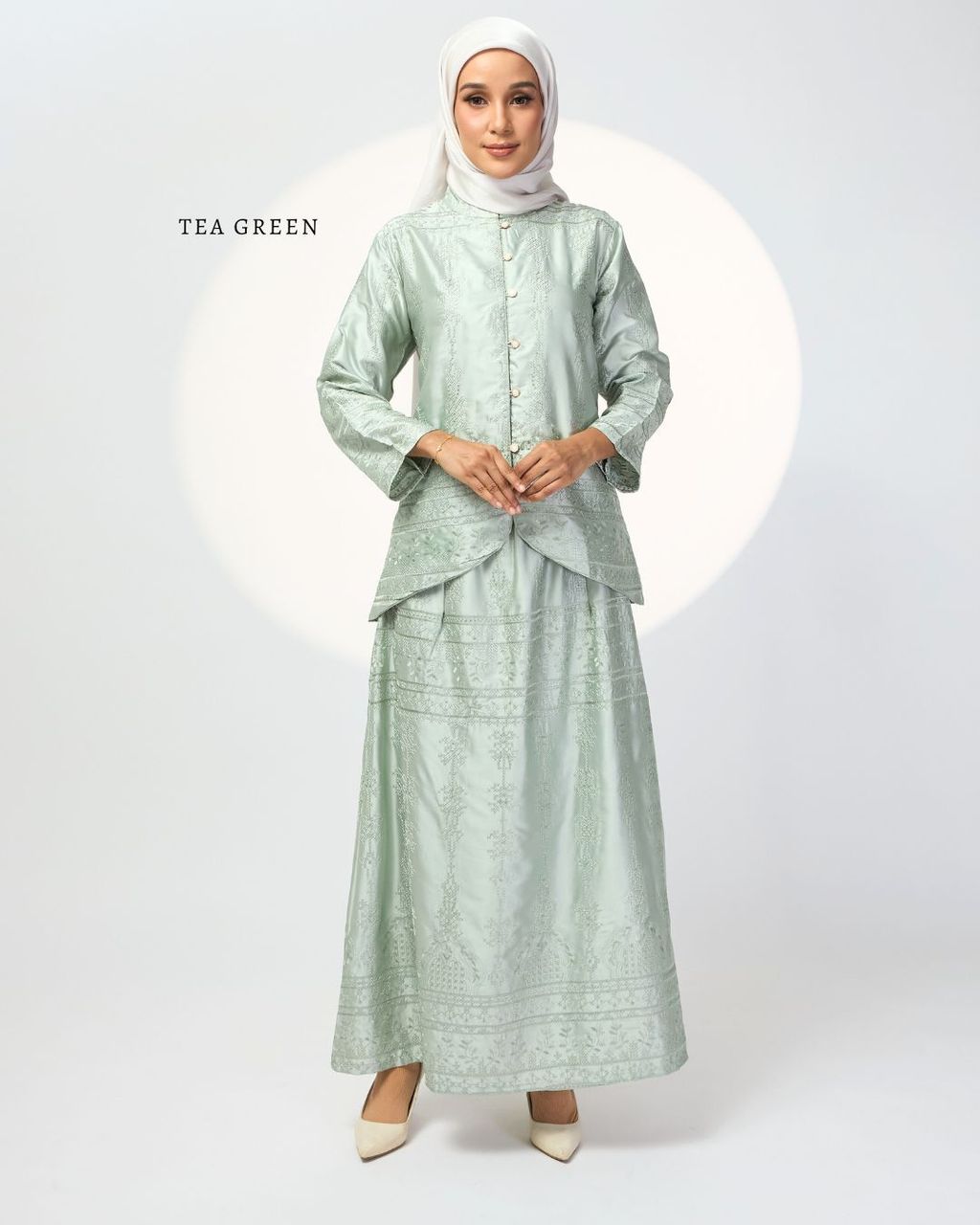 haura-wear-mikayla-skirt-set-sulam-embroidery-pario-klasik-tradisional-mini kebaya-fabrik eyelet-raya-muslimah-long-sleeve-baju-skirt-kain-perempuan-baju-sepasang (26)