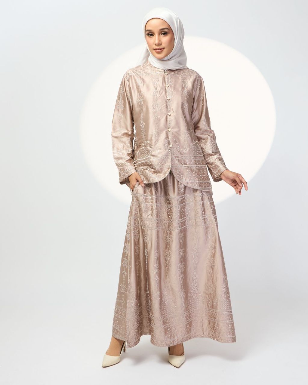 haura-wear-mikayla-skirt-set-sulam-embroidery-pario-klasik-tradisional-mini kebaya-fabrik eyelet-raya-muslimah-long-sleeve-baju-skirt-kain-perempuan-baju-sepasang (33)