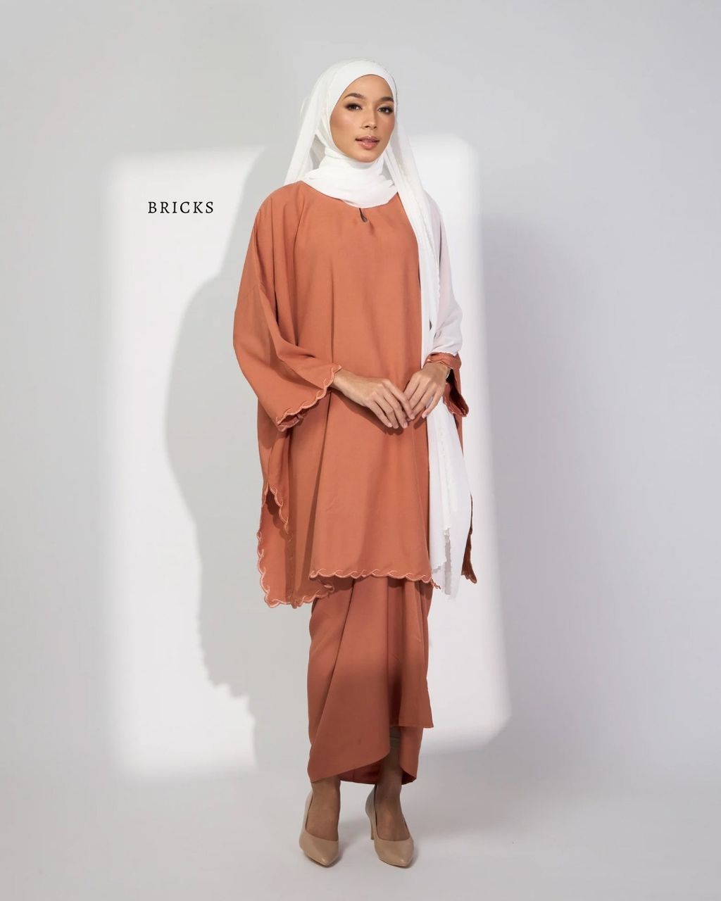 haura-wear-eidra-skirt-set-sulam-embroidery-pario-klasik-tradisional-mini kebaya-fabrik eyelet-raya-muslimah-long-sleeve-baju-skirt-kain-perempuan-baju-sepasang (13)