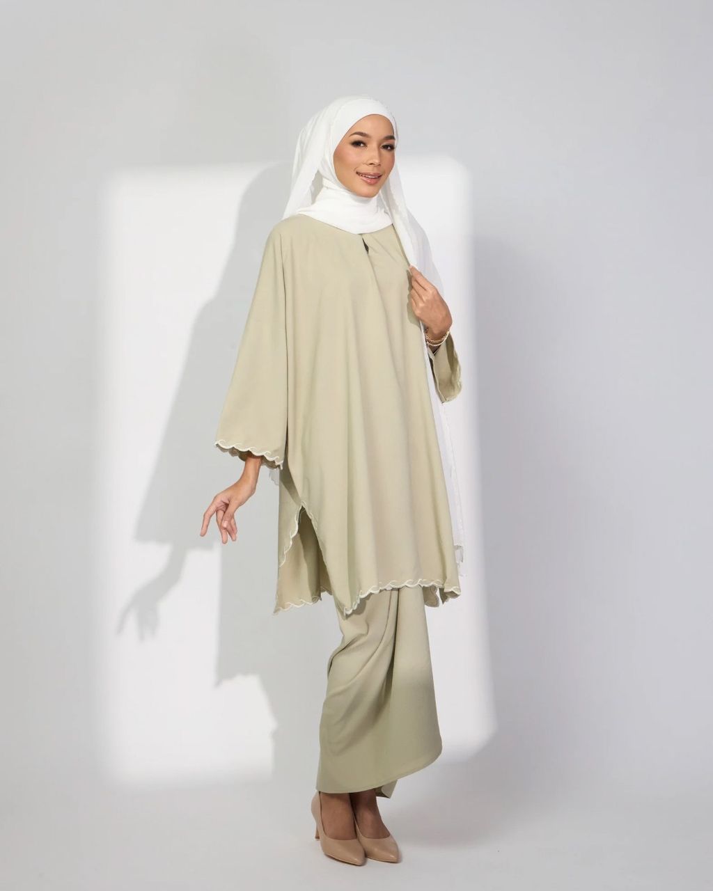 haura-wear-eidra-skirt-set-sulam-embroidery-pario-klasik-tradisional-mini kebaya-fabrik eyelet-raya-muslimah-long-sleeve-baju-skirt-kain-perempuan-baju-sepasang (8)