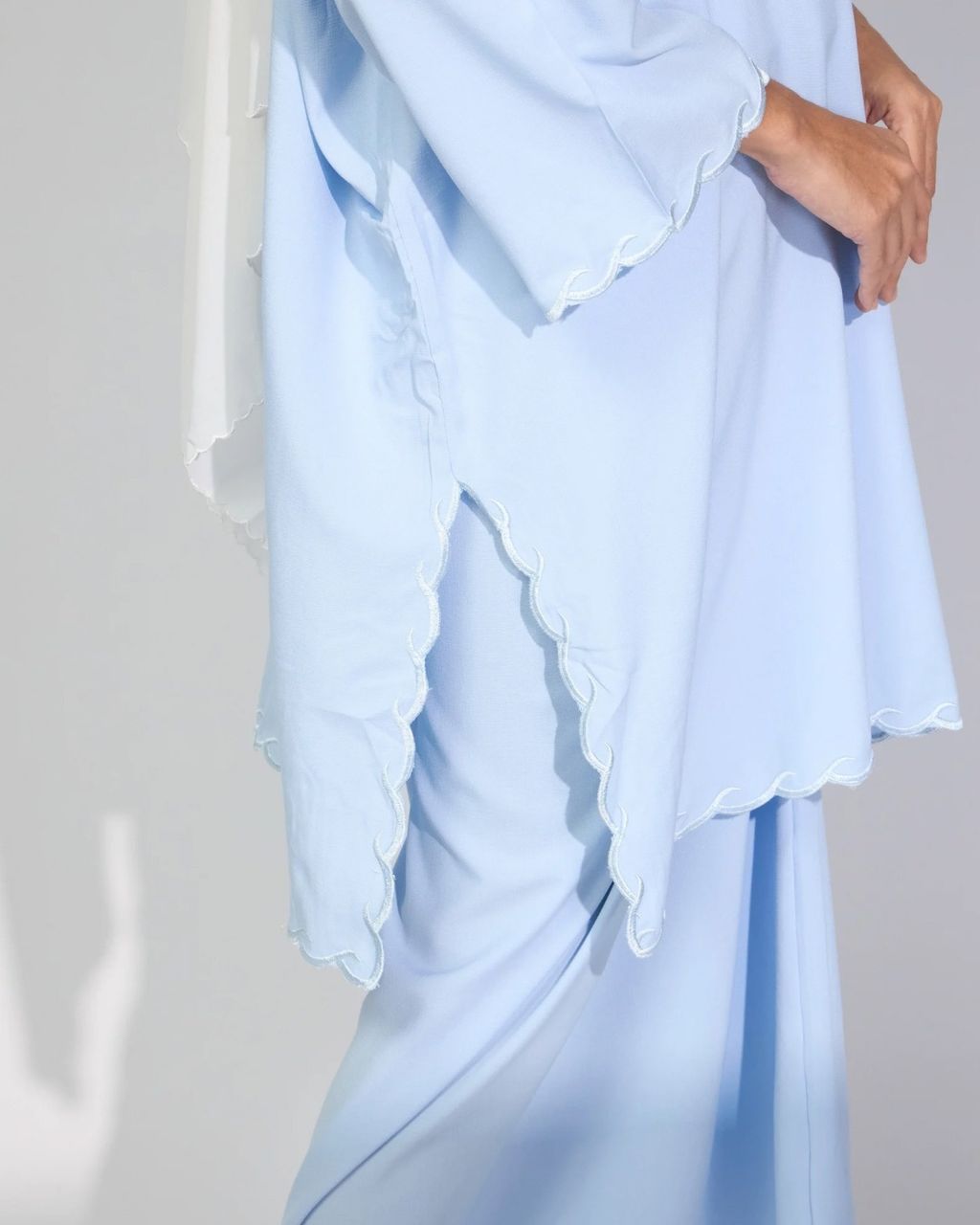 haura-wear-eidra-skirt-set-sulam-embroidery-pario-klasik-tradisional-mini kebaya-fabrik eyelet-raya-muslimah-long-sleeve-baju-skirt-kain-perempuan-baju-sepasang (30)