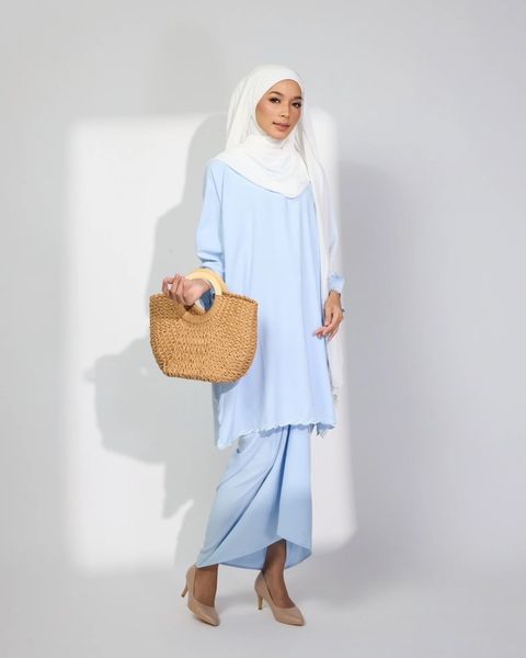 haura-wear-eidra-skirt-set-sulam-embroidery-pario-klasik-tradisional-mini kebaya-fabrik eyelet-raya-muslimah-long-sleeve-baju-skirt-kain-perempuan-baju-sepasang (29)