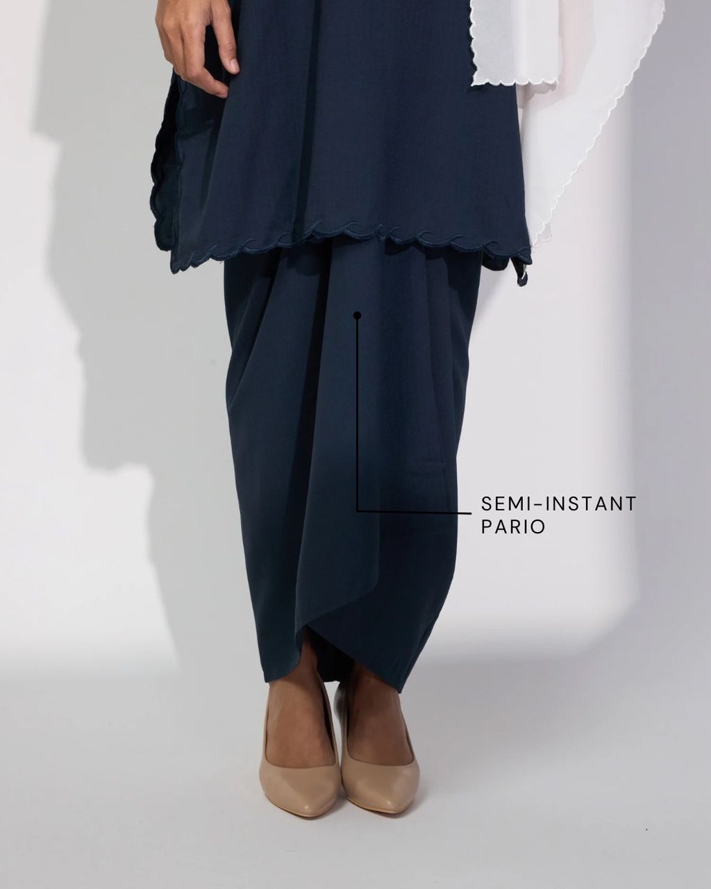 haura-wear-eidra-skirt-set-sulam-embroidery-pario-klasik-tradisional-mini kebaya-fabrik eyelet-raya-muslimah-long-sleeve-baju-skirt-kain-perempuan-baju-sepasang (25)