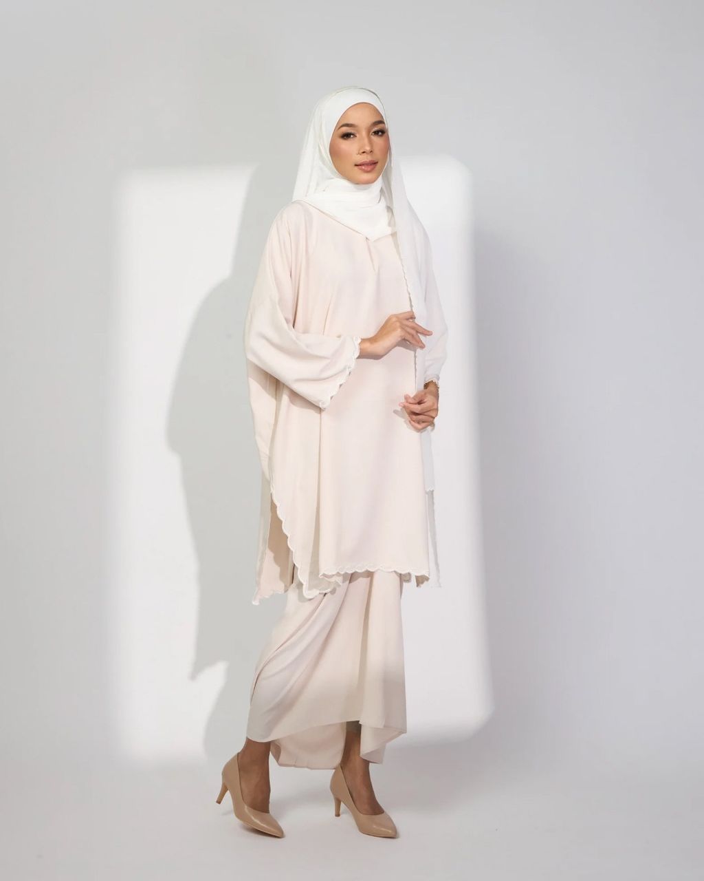 haura-wear-eidra-skirt-set-sulam-embroidery-pario-klasik-tradisional-mini kebaya-fabrik eyelet-raya-muslimah-long-sleeve-baju-skirt-kain-perempuan-baju-sepasang (34)