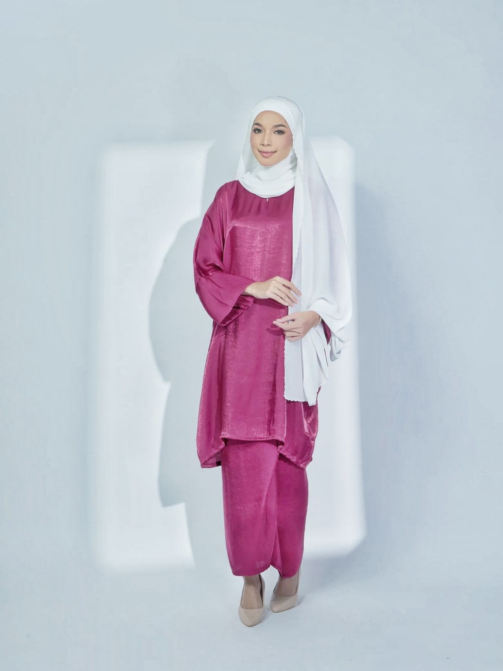 haura-wear-dewi-skirt-set-sulam-embroidery-pario-klasik-tradisional-mini kebaya-fabrik eyelet-raya-muslimah-long-sleeve-baju-skirt-kain-perempuan-baju-sepasang (17)