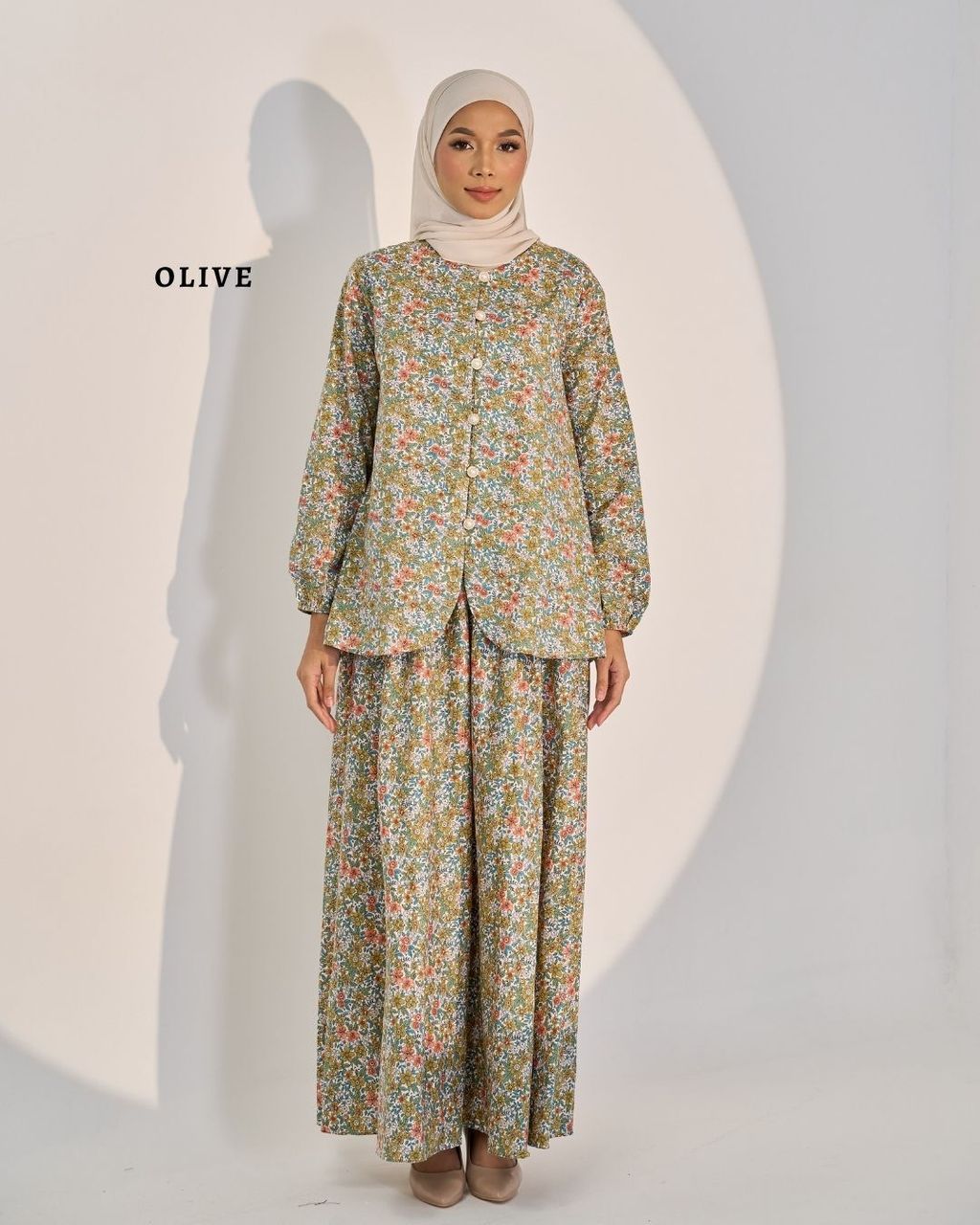 haura-wear-tasya-skirt-set-sulam-embroidery-pario-klasik-tradisional-mini kebaya-fabrik eyelet-raya-muslimah-long-sleeve-baju-skirt-kain-perempuan-baju-sepasang (4)