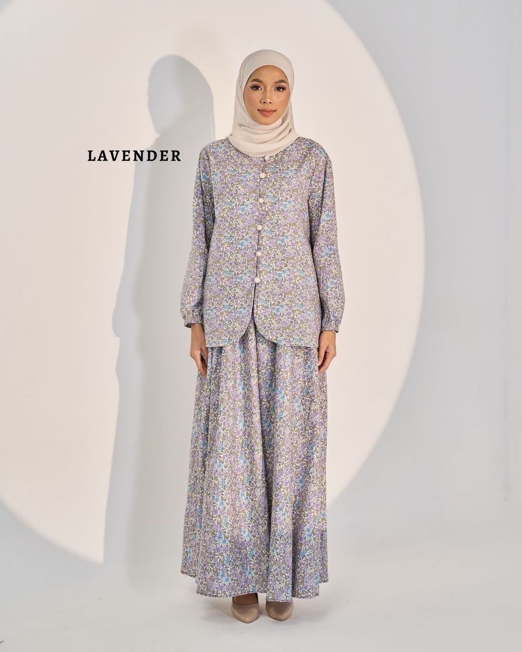 haura-wear-tasya-skirt-set-sulam-embroidery-pario-klasik-tradisional-mini kebaya-fabrik eyelet-raya-muslimah-long-sleeve-baju-skirt-kain-perempuan-baju-sepasang (8)