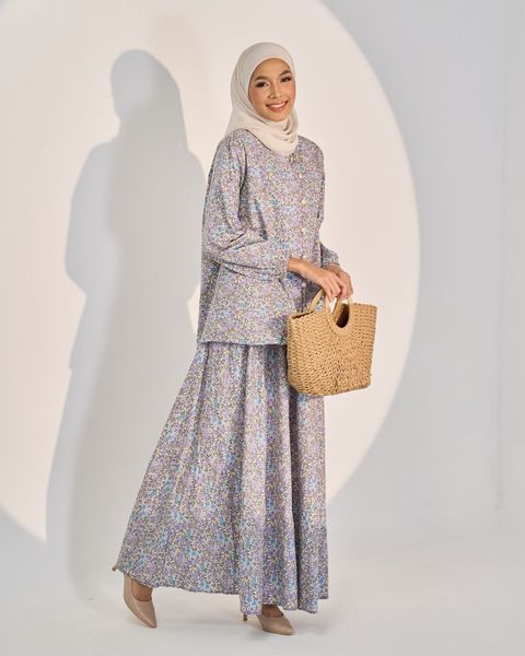 haura-wear-tasya-skirt-set-sulam-embroidery-pario-klasik-tradisional-mini kebaya-fabrik eyelet-raya-muslimah-long-sleeve-baju-skirt-kain-perempuan-baju-sepasang (9)