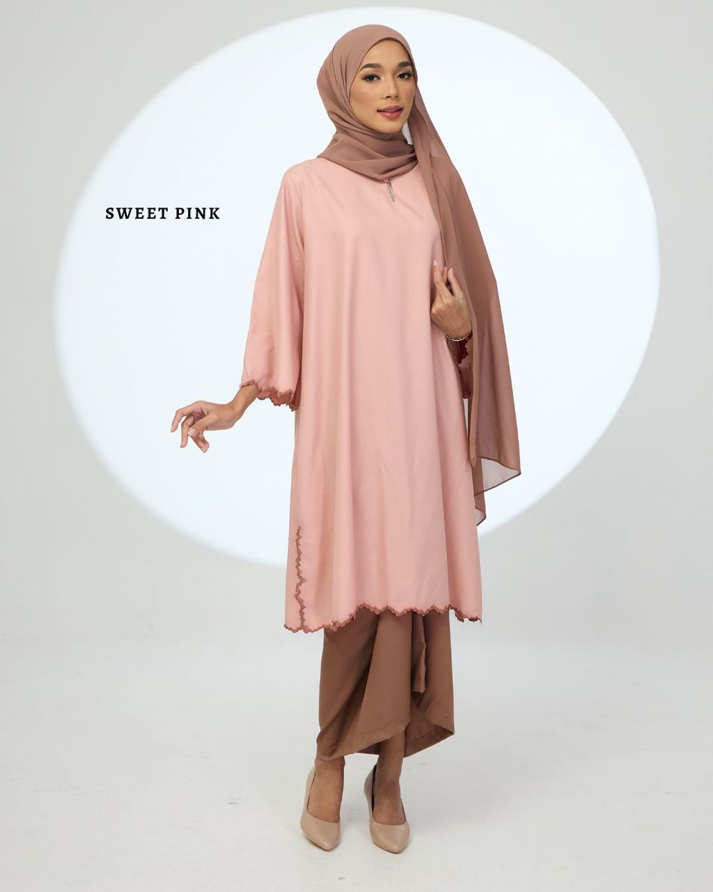 haura-wear-dayang-skirt-set-sulam-embroidery-pario-klasik-tradisional-mini kebaya-fabrik eyelet-raya-muslimah-long-sleeve-baju-skirt-kain-perempuan-baju-sepasang (8)