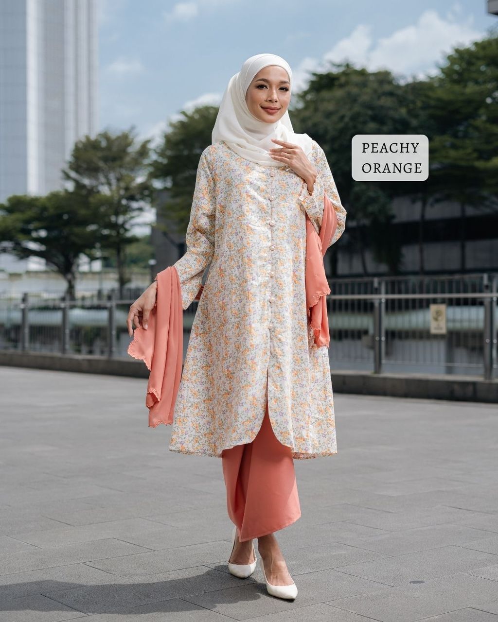 haura-wear-naurah-skirt-set-sulam-embroidery-pario-klasik-tradisional-mini kebaya-fabrik eyelet-raya-muslimah-long-sleeve-baju-skirt-kain-perempuan-baju-sepasang (7)