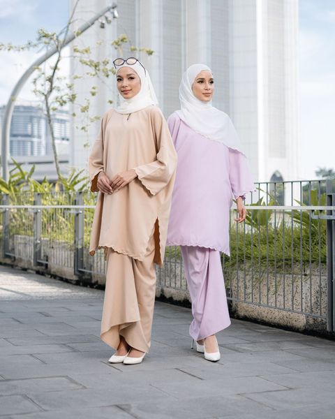 haura-wear-eidra-skirt-set-sulam-embroidery-pario-klasik-tradisional-mini kebaya-fabrik eyelet-raya-muslimah-long-sleeve-baju-skirt-kain-perempuan-baju-sepasang (2)