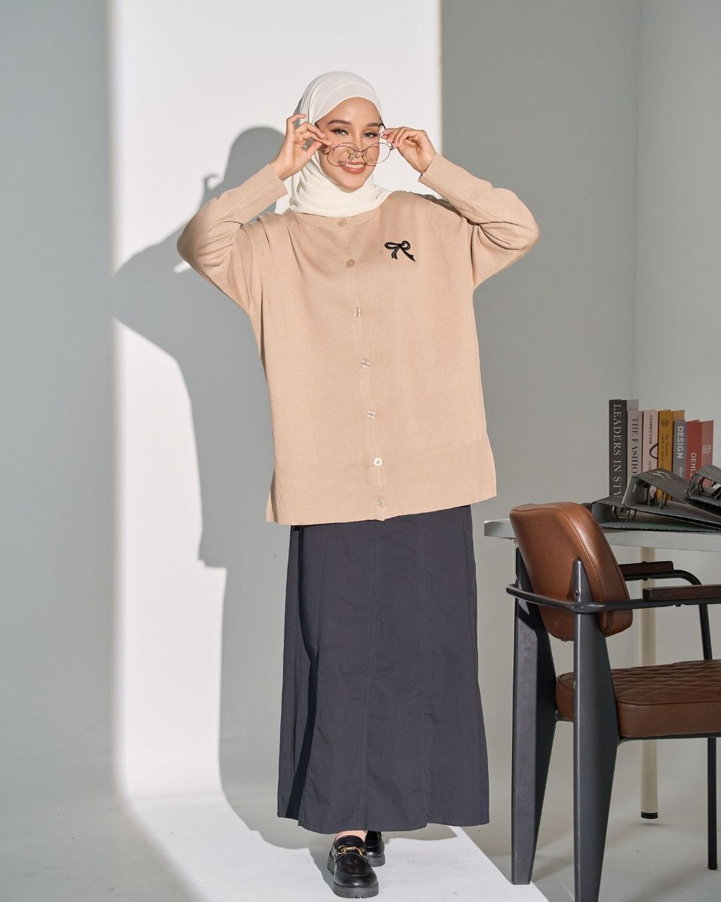 haura-wear-eilish-blouse-lengan panjang-kemeja labuh-baju labuh-tunic-kaftan-midi-dress-blouse-shirt-long-sleeve-baju-muslimah-baju-perempuan-shirt-blouse-baju (7)