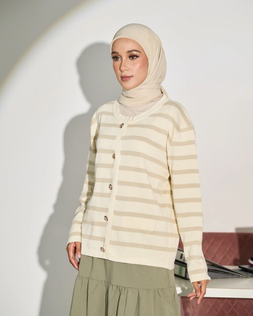 haura-wear-clarke-blouse-lengan panjang-kemeja labuh-baju labuh-tunic-kaftan-midi-dress-blouse-shirt-long-sleeve-baju-muslimah-baju-perempuan-shirt-blouse-baju (9)