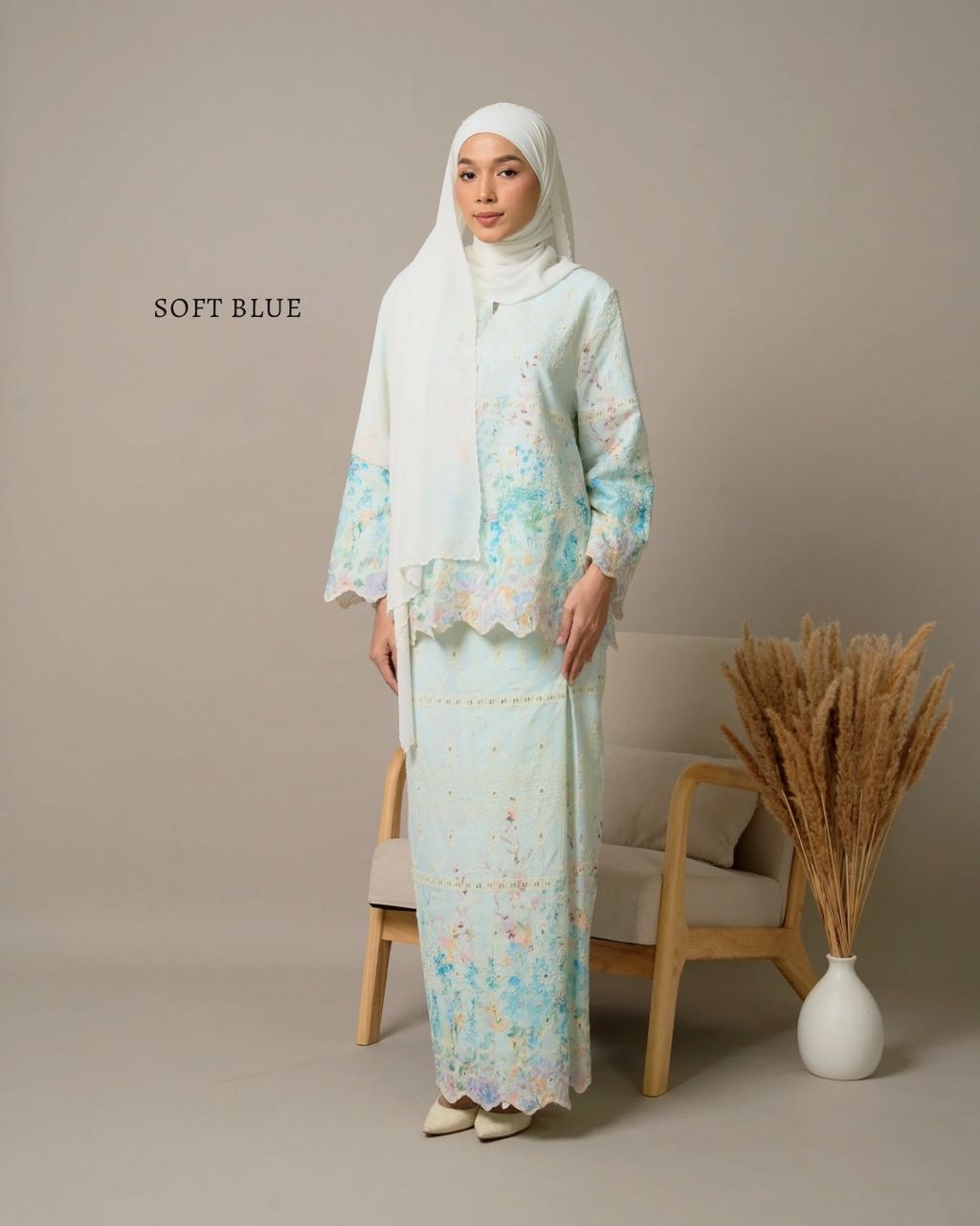 haura-wear-anggun-skirt-set-sulam-embroidery-pario-klasik-tradisional-mini kebaya-fabrik eyelet-raya-muslimah-long-sleeve-baju-skirt-kain-perempuan-baju-sepasang (1)