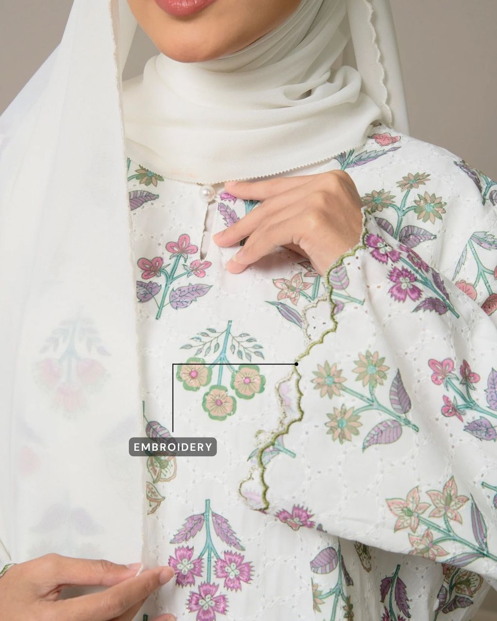 haura-wear-mayang-skirt-set-sulam-embroidery-pario-klasik-tradisional-mini kebaya-fabrik eyelet-raya-muslimah-long-sleeve-baju-skirt-kain-perempuan-baju-sepasang (1)