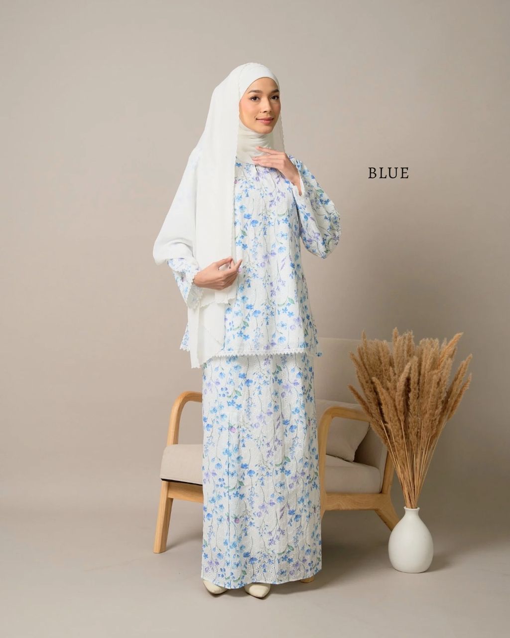 haura-wear-seri-skirt-set-sulam-embroidery-pario-klasik-tradisional-mini kebaya-fabrik eyelet-raya-muslimah-long-sleeve-baju-skirt-kain-perempuan-baju-sepasang (16)
