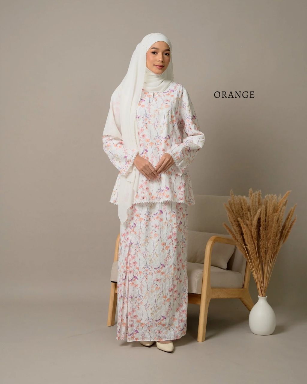 haura-wear-seri-skirt-set-sulam-embroidery-pario-klasik-tradisional-mini kebaya-fabrik eyelet-raya-muslimah-long-sleeve-baju-skirt-kain-perempuan-baju-sepasang (17)