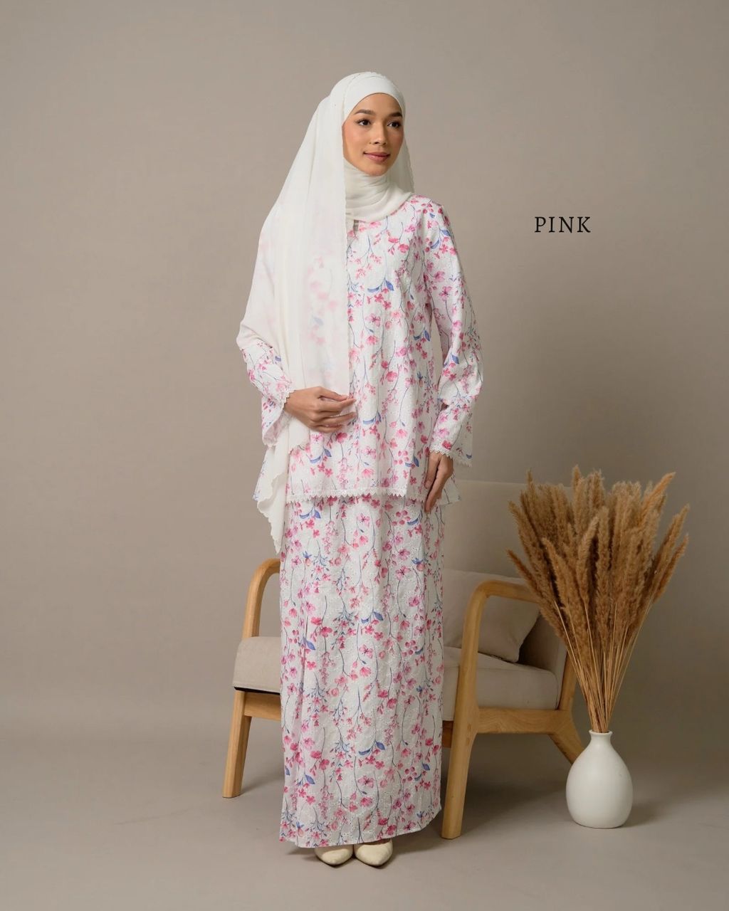 haura-wear-seri-skirt-set-sulam-embroidery-pario-klasik-tradisional-mini kebaya-fabrik eyelet-raya-muslimah-long-sleeve-baju-skirt-kain-perempuan-baju-sepasang (19)