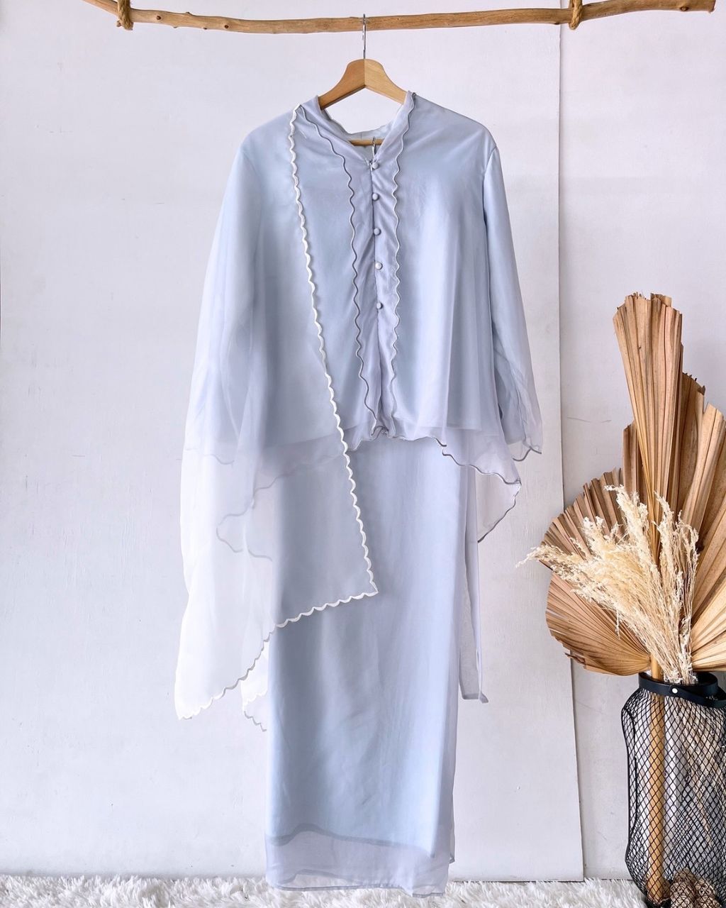 haura-wear-rayya-skirt-set-sulam-embroidery-pario-klasik-tradisional-mini kebaya-fabrik eyelet-raya-muslimah-long-sleeve-baju-skirt-kain-perempuan-baju-sepasang (16)