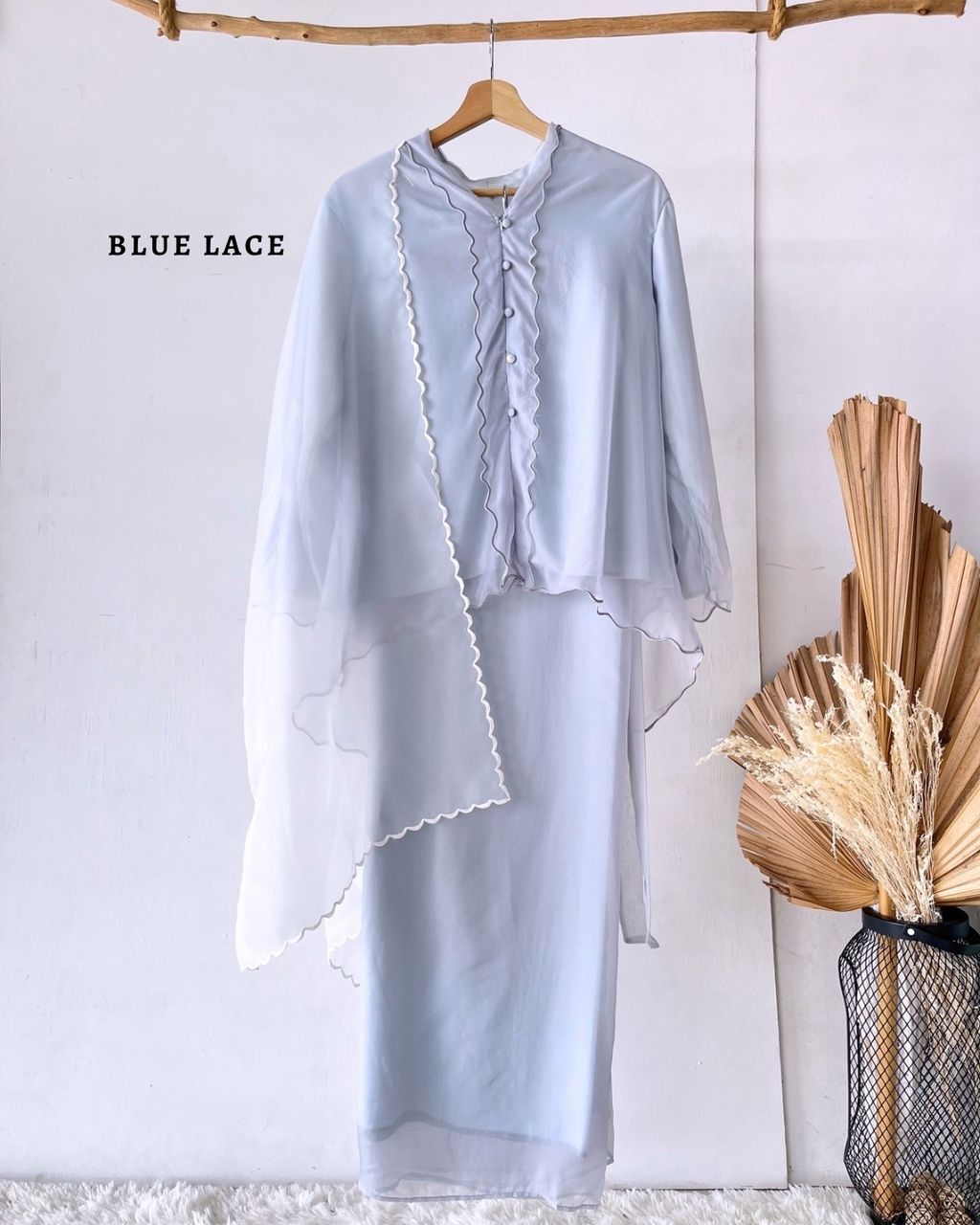 haura-wear-rayya-skirt-set-sulam-embroidery-pario-klasik-tradisional-mini kebaya-fabrik eyelet-raya-muslimah-long-sleeve-baju-skirt-kain-perempuan-baju-sepasang (15)