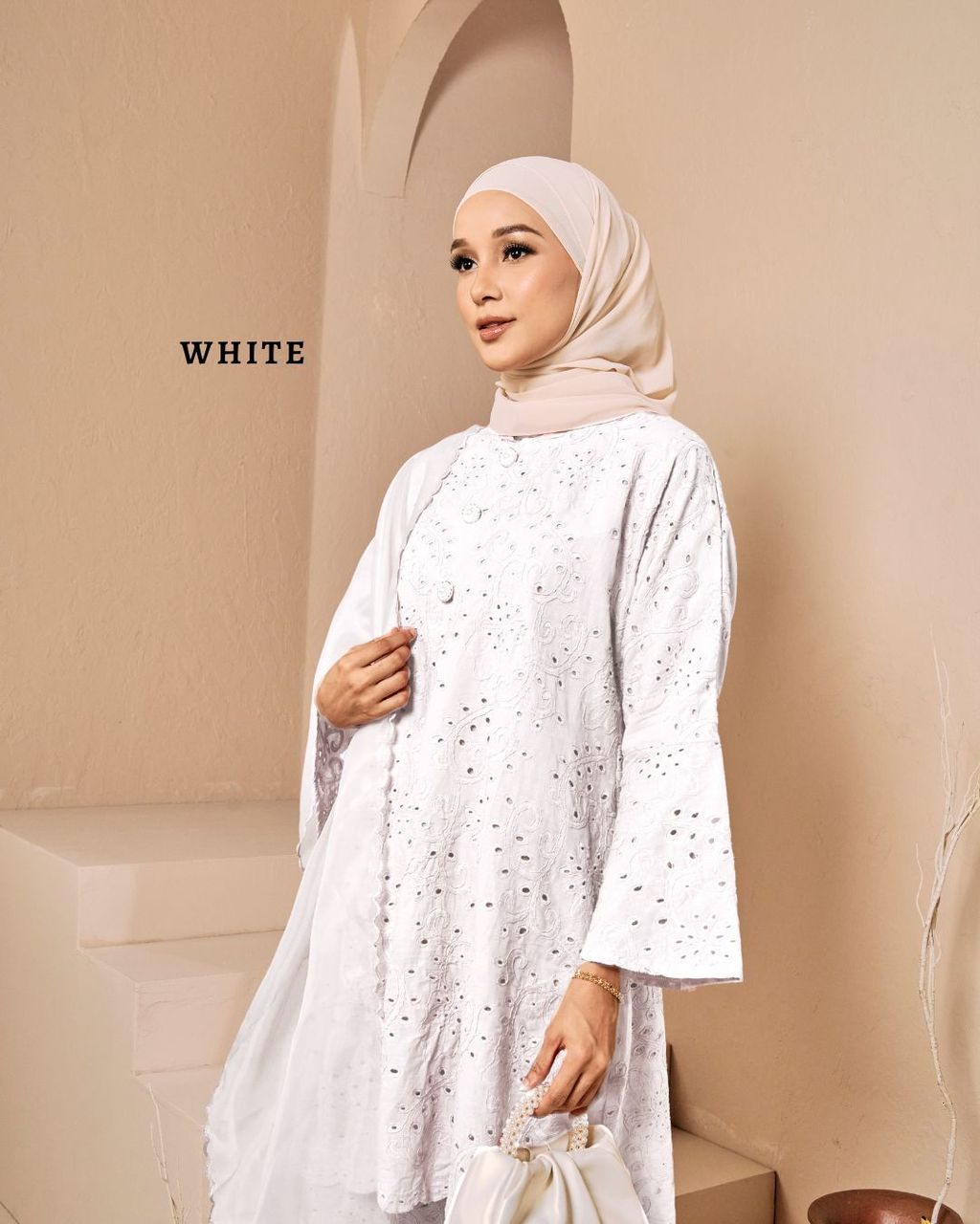 haura-wear-intan-skirt-set-sulam-embroidery-pario-klasik-tradisional-mini kebaya-fabrik eyelet-raya-muslimah-long-sleeve-baju-skirt-kain-perempuan-baju-sepasang (2)