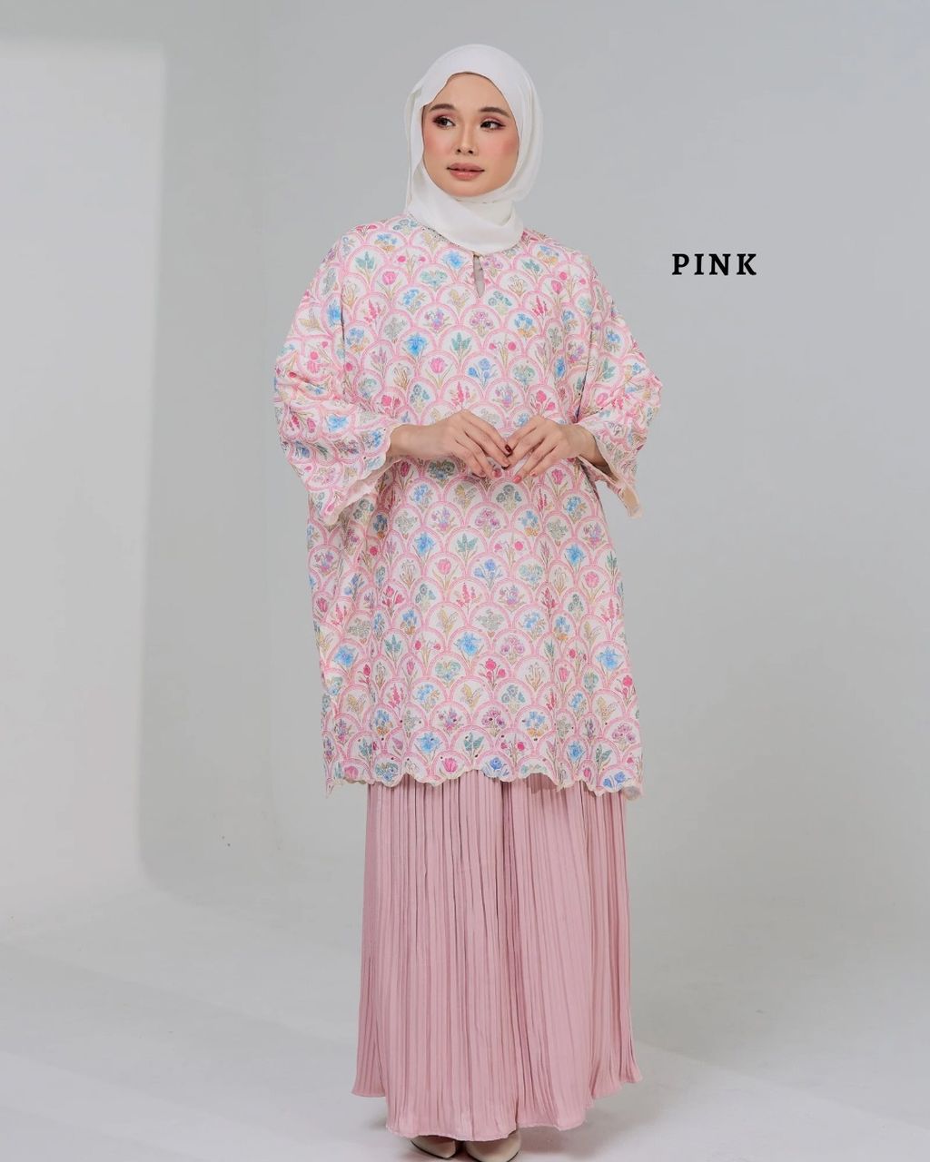 haura-wear-bulan-skirt-set-sulam-embroidery-pario-klasik-tradisional-mini kebaya-fabrik eyelet-raya-muslimah-long-sleeve-baju-skirt-kain-perempuan-baju-sepasang (4)