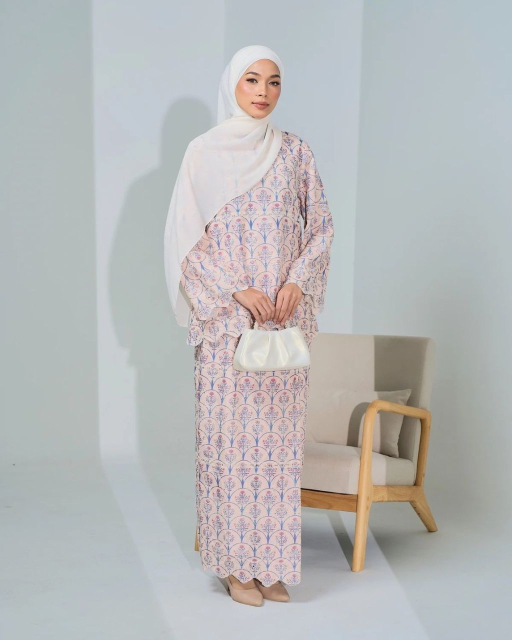 haura-wear-anggun-skirt-set-sulam-embroidery-pario-klasik-tradisional-mini kebaya-fabrik eyelet-raya-muslimah-long-sleeve-baju-skirt-kain-perempuan-baju-sepasang (34)