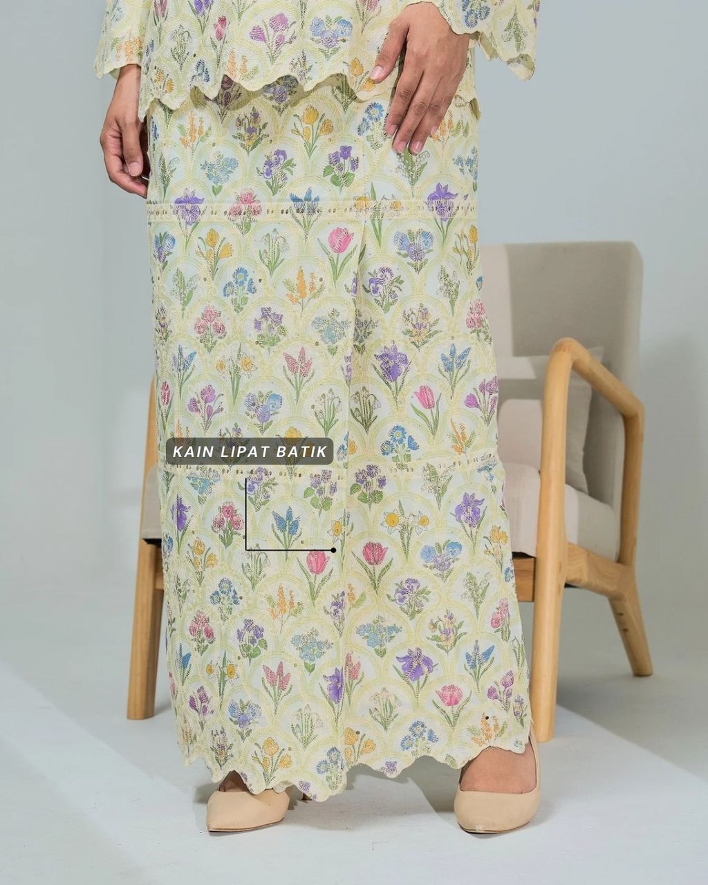 haura-wear-anggun-skirt-set-sulam-embroidery-pario-klasik-tradisional-mini kebaya-fabrik eyelet-raya-muslimah-long-sleeve-baju-skirt-kain-perempuan-baju-sepasang (29)