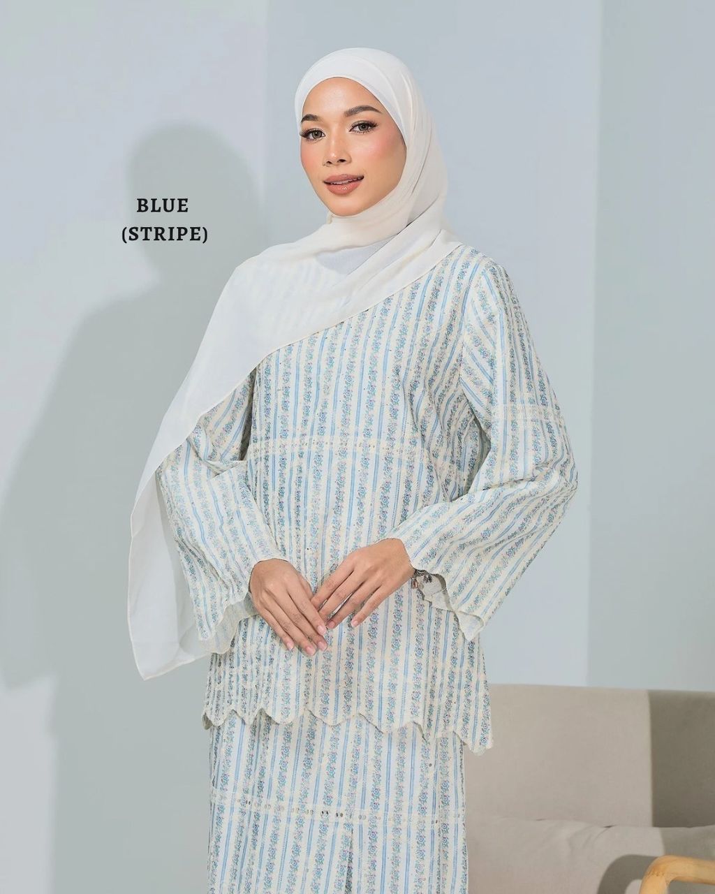 haura-wear-anggun-skirt-set-sulam-embroidery-pario-klasik-tradisional-mini kebaya-fabrik eyelet-raya-muslimah-long-sleeve-baju-skirt-kain-perempuan-baju-sepasang (16)