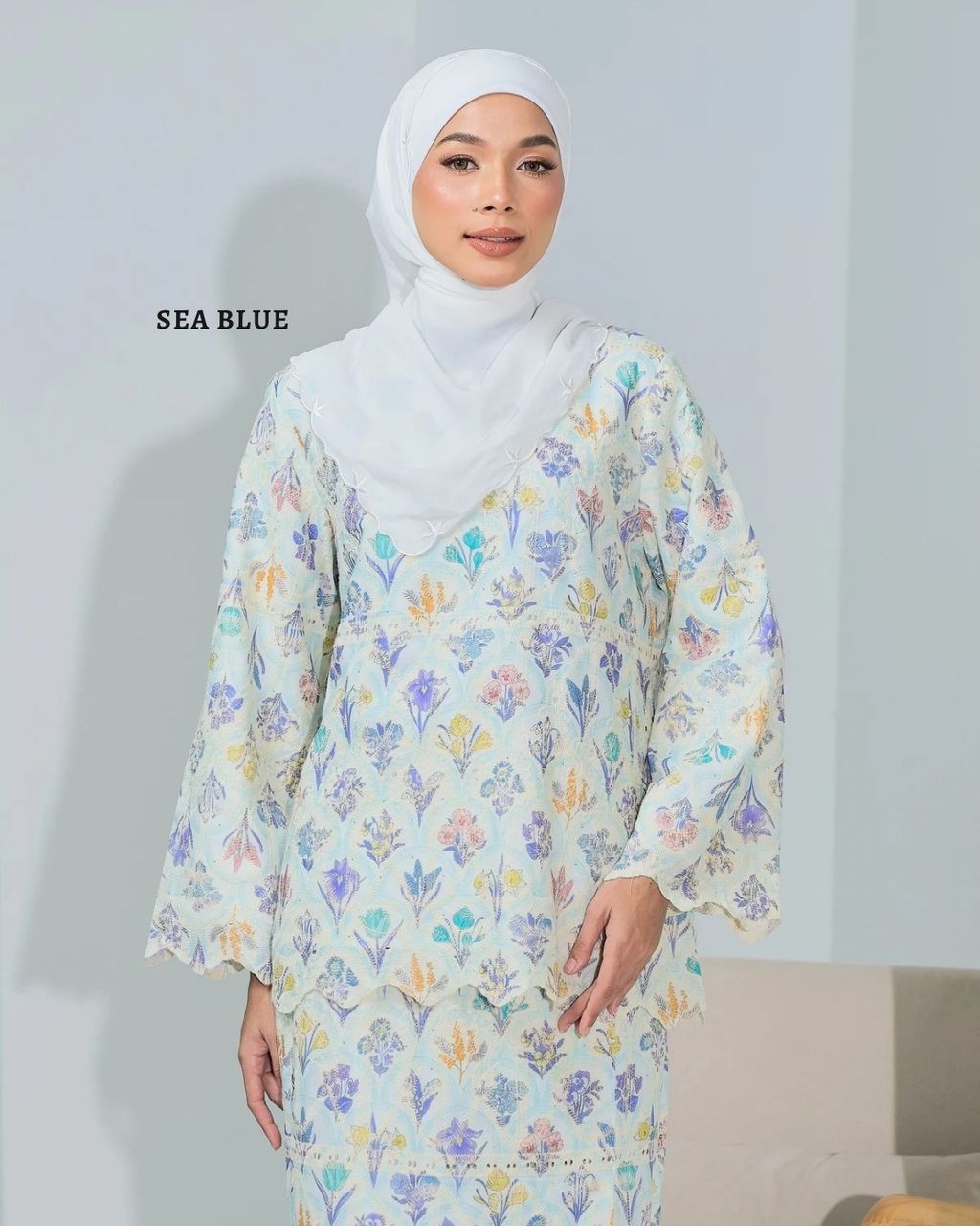haura-wear-anggun-skirt-set-sulam-embroidery-pario-klasik-tradisional-mini kebaya-fabrik eyelet-raya-muslimah-long-sleeve-baju-skirt-kain-perempuan-baju-sepasang (19)